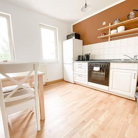 Schoene Ferienwohnung Mit Blick Ueber Stadtwald Leipzig Exterior photo