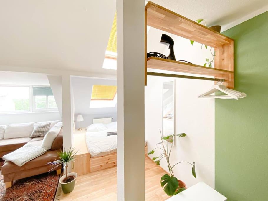 Schoene Ferienwohnung Mit Blick Ueber Stadtwald Leipzig Exterior photo